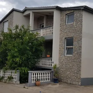 Suzana Sindija Apartment